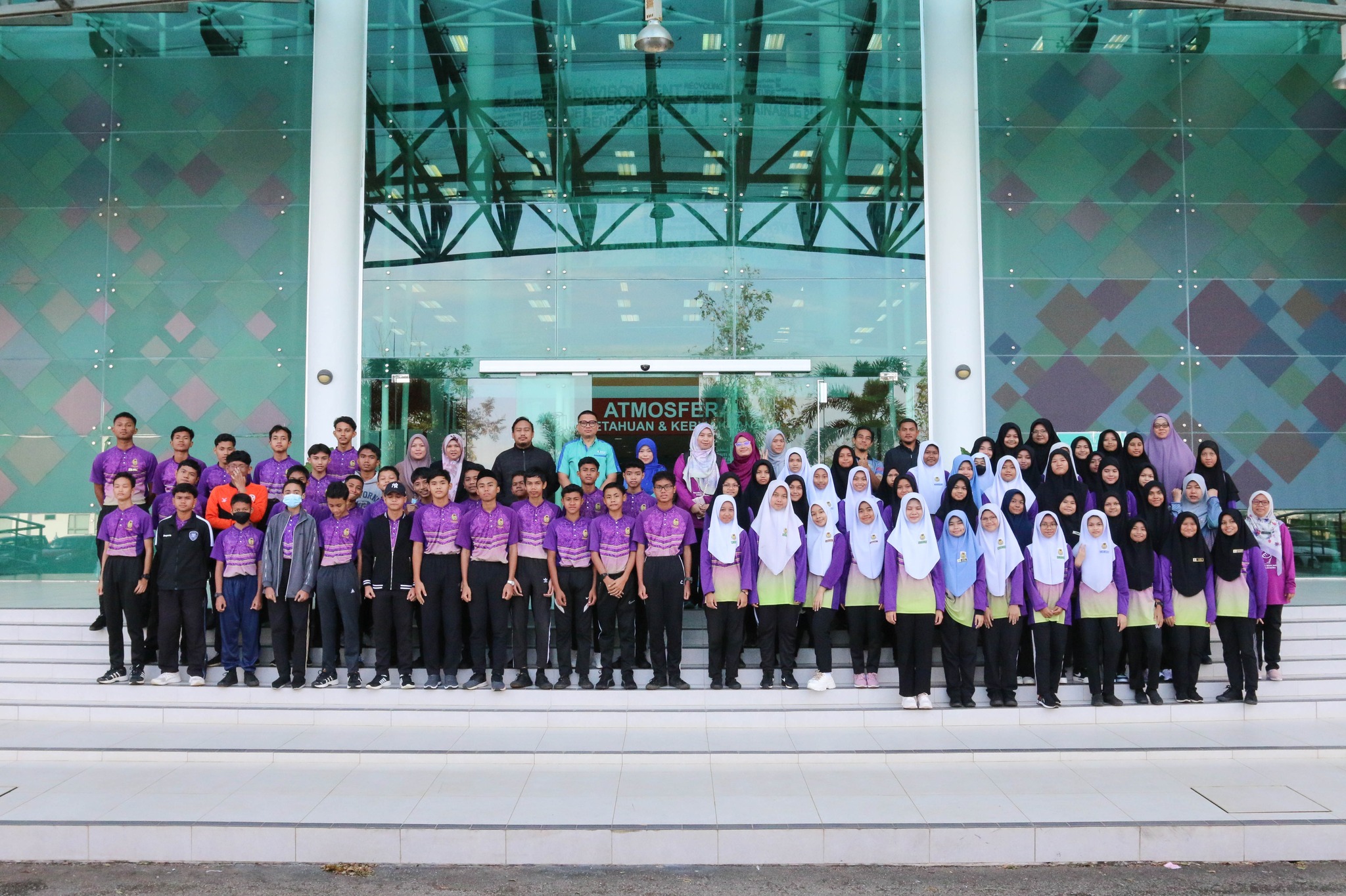 Lawatan Sambil Belajar Dari SMK Bukit Goh, Kuantan Ke Perpustakaan Universiti Malaysia Pahang Al-Sultan Abdullah Kampus Pekan